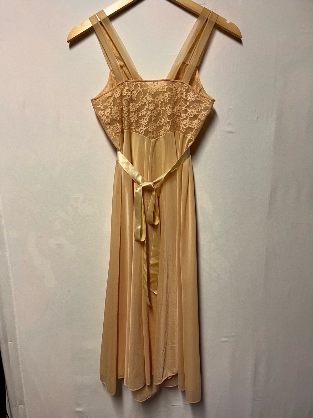 Vintage Vanity Fair 32 Champagne Nylon Lace Peignoir Nightgown Chemise Sheer - Picture 4 of 12